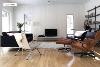 115 Runnymede Dr in East Hampton, NY - Foto de edificio - Building Photo