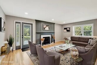 6624 Hitchingpost Ln in Cincinnati, OH - Building Photo - Building Photo