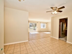 1206 E Fairview St, Unit 103 in Arlington Heights, IL - Building Photo - Building Photo