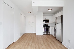 800 Sixth in Manhattan, NY - Building Photo