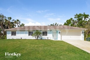 5473 Wagon Wheel Dr in North Port, FL - Building Photo