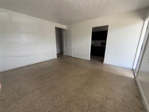324 NW 3rd St in Hallandale Beach, FL - Building Photo - Building Photo