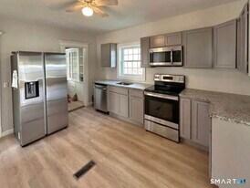 151 Sunnyside Ave in Watertown, CT - Building Photo