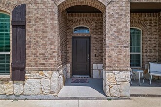 222 Cotton View Ln in Red Oak, TX - Foto de edificio - Building Photo