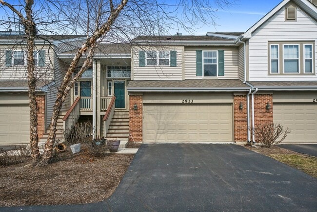 property at 2933 Saganashkee Ln