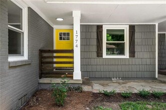 1774 Laurelwood Dr SW in Atlanta, GA - Building Photo - Building Photo