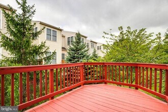 5214 Prairie Willow Ln in Centreville, VA - Building Photo - Building Photo