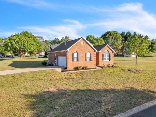 606 Brushwood Rd in Woodruff, SC - Building Photo - Building Photo