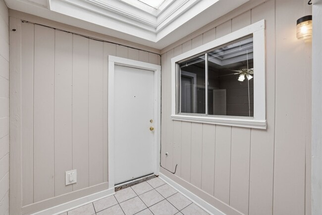 2 River Creek Way
