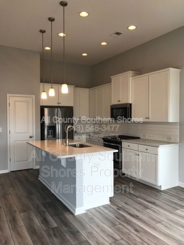 877 Devon Estate Ave in Myrtle Beach, SC - Building Photo - Building Photo