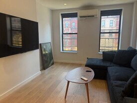 53 W 82 St in New York, NY - Building Photo