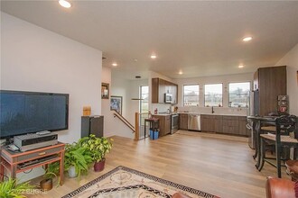 1371 Keosauqua Way in Des Moines, IA - Building Photo - Building Photo