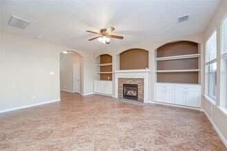 143 W Burberry Cir in The Woodlands, TX - Building Photo - Building Photo