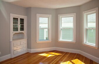 21 Granite St, Unit 1 in Somerville, MA - Building Photo - Building Photo