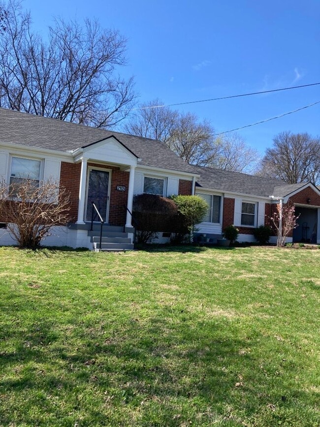2403 Milton Dr in Nashville, TN - Building Photo - Building Photo