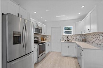 212 SE 1st Ave in Boynton Beach, FL - Building Photo - Building Photo