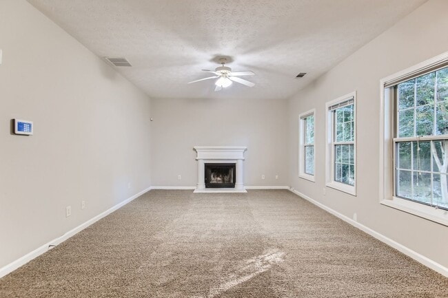 5487 Walnut Ln in Stonecrest, GA - Building Photo - Building Photo