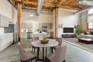 Amazon Apartments in Muskegon, MI - Building Photo