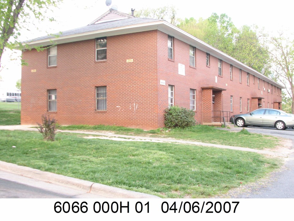 Hillside Manor Apartments in Winston-Salem, NC - Building Photo