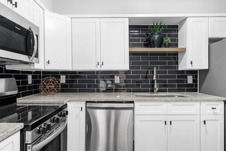 3091 Colonial Way in Atlanta, GA - Building Photo - Building Photo