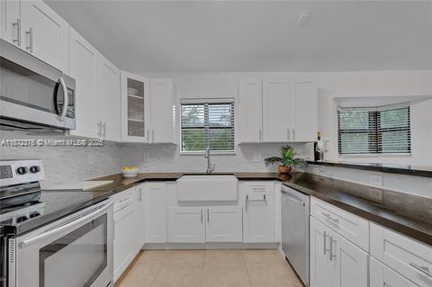 22931 SW 88th Pl in Cutler Bay, FL - Building Photo - Building Photo