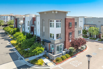 Grafton Plaza - Apex Townhomes in Dublin, CA - Building Photo - Building Photo