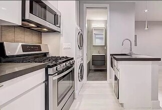 224 E 11th St, Unit 2H in New York, NY - Building Photo - Building Photo