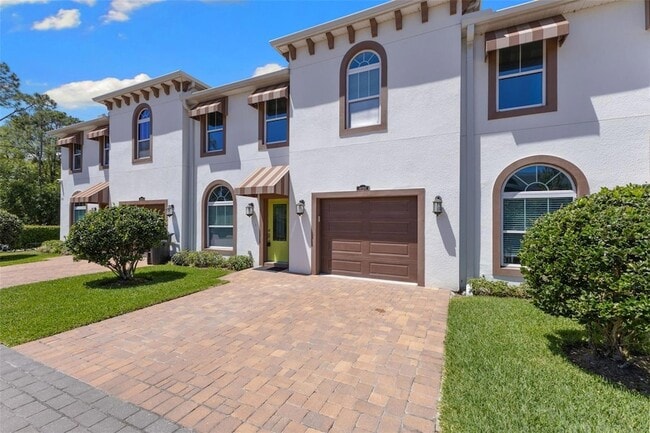 8704 Kenyon View Ct in Tampa, FL - Foto de edificio - Building Photo
