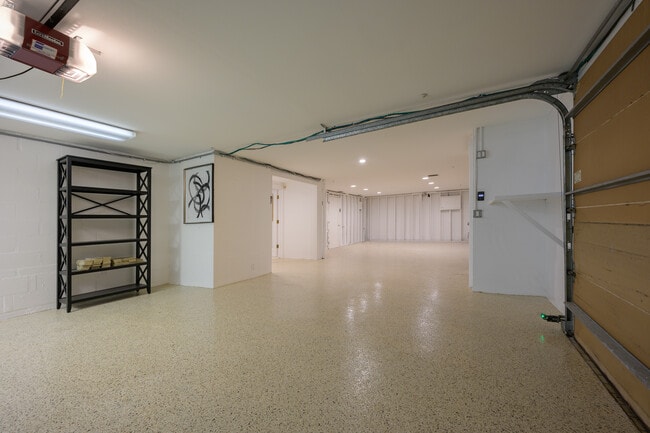 981 Longboat Club Rd in Longboat Key, FL - Building Photo - Building Photo