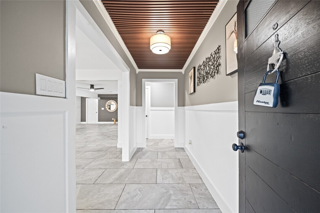 1206 Timber Ln in Friendswood, TX - Building Photo
