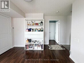 17-1917 Anndale Dr in Toronto, ON - Building Photo - Building Photo