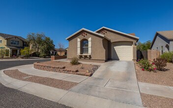 5283 E Desert Straw Ln in Tucson, AZ - Building Photo - Building Photo