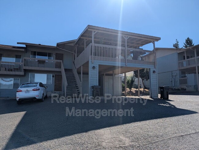 property at 2953 W Lorraine Ave