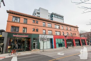 3001 N Broadway St, Unit 558-3F Apartments