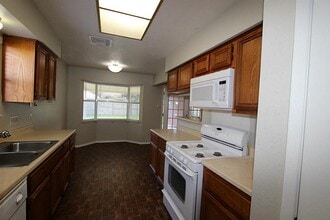 4330 Maple Cross Dr in Pasadena, TX - Building Photo - Building Photo