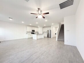 9662 Caney Trails Rd in Cut And Shoot, TX - Building Photo - Building Photo