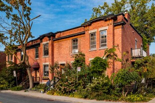 3 Burton Av in Westmount, QC - Building Photo