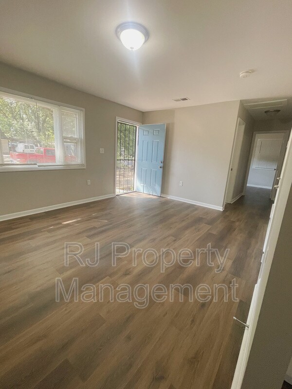 886 Dawn Dr in Memphis, TN - Building Photo - Building Photo