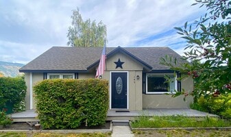 145 N Harris Ave in Manson, WA - Building Photo