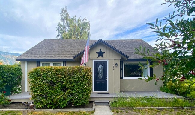 property at 145 N Harris Ave