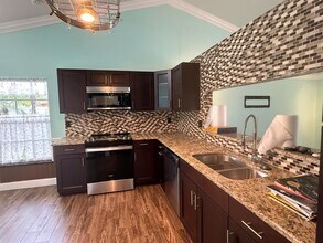 9707 Sun Pointe Dr in Boynton Beach, FL - Building Photo - Building Photo