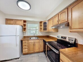 1315 Lester Ct in Merritt Island, FL - Building Photo - Building Photo