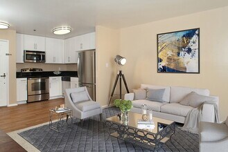 Marbrisa in Long Beach, CA - Building Photo - Building Photo