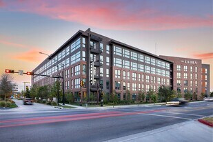 The Laura in Houston, TX - Building Photo