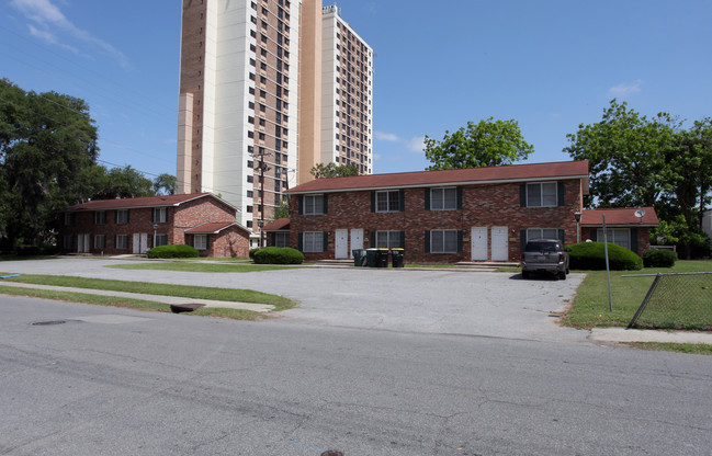 1200 E 66th St in Savannah, GA - Building Photo - Building Photo