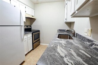 503 Crowley Rd in Arlington, TX - Building Photo - Building Photo