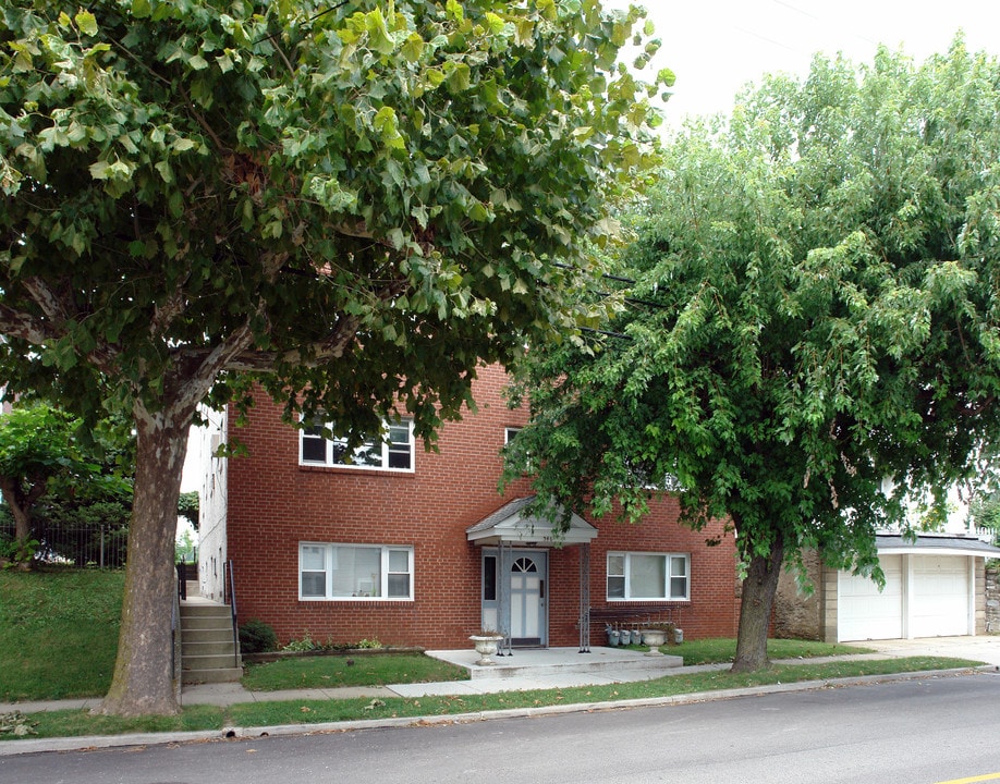 346 W 6th Ave in Conshohocken, PA - Building Photo