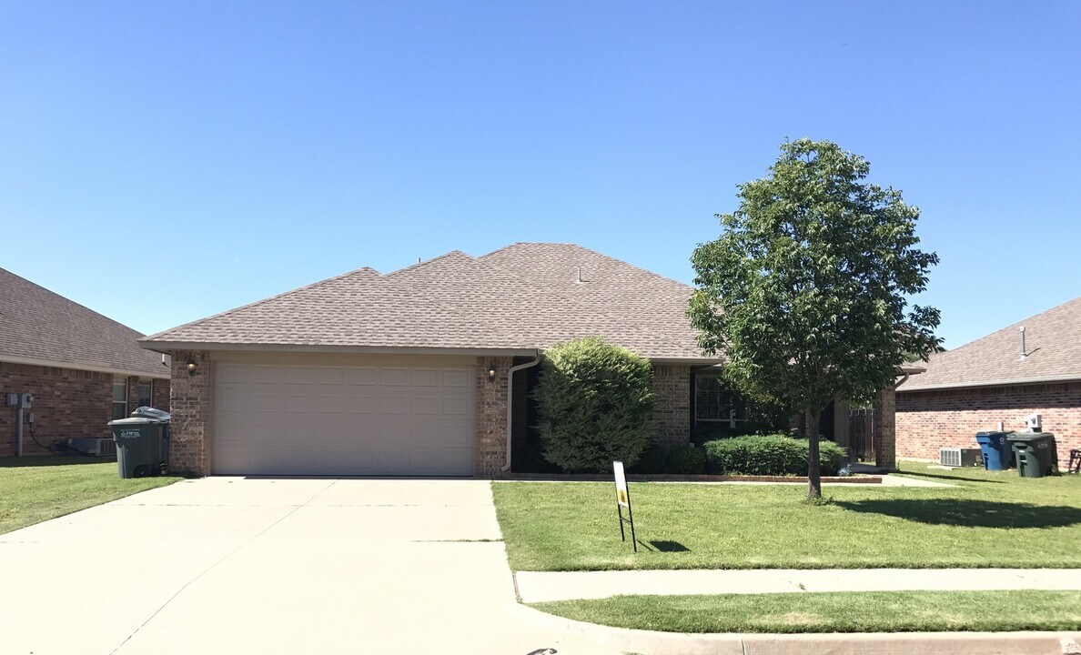 425 Pacific Crest Trail in Edmond, OK - Building Photo