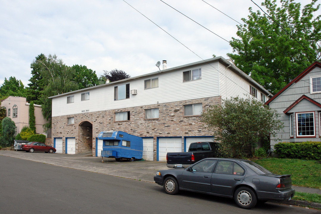 2601-2621 NE Buxton St in Portland, OR - Building Photo