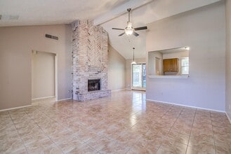 1014 Woodbridge Ave in Pearland, TX - Building Photo - Building Photo